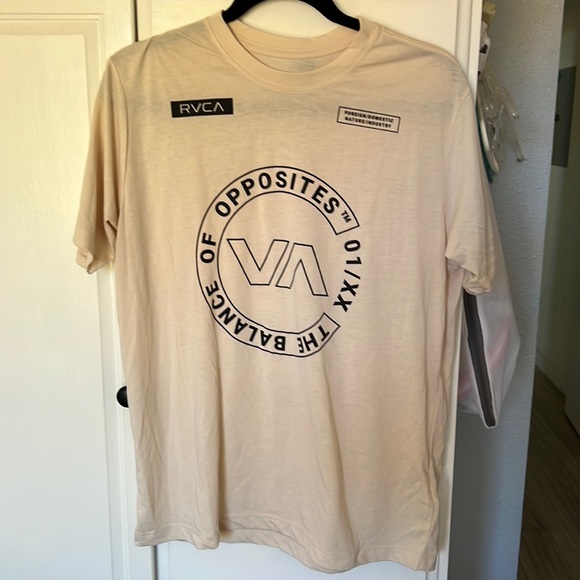 NWOT RVCA T - Picture 1 of 3